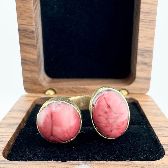 Vintage Hammered Pink Stone Brutalist Double Ring Boho Chic Southwestern Retro - Picture 3 of 6